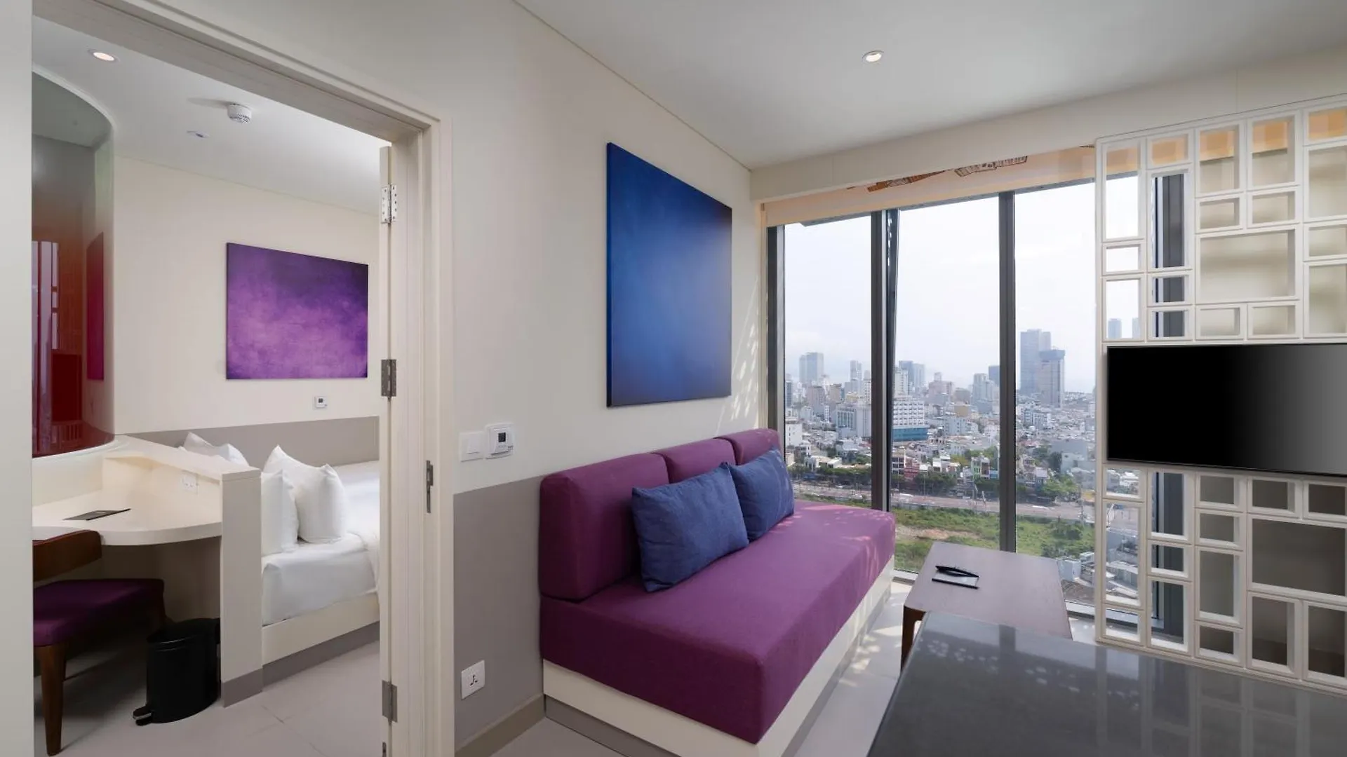 Wink Icon Hotel Danang Riverside - Luxury Suites - 24Hrs Stay & Rooftop Pool Bar  Da Nang