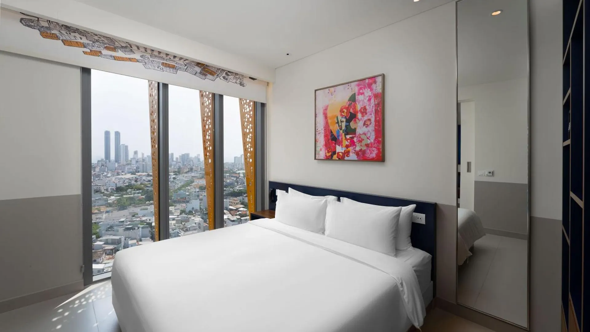 Wink Icon Hotel Danang Riverside - Luxury Suites - 24Hrs Stay & Rooftop Pool Bar