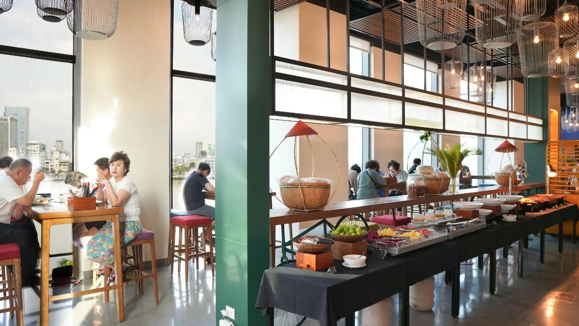 Wink Icon Hotel Danang Riverside - Luxury Suites - 24Hrs Stay & Rooftop Pool Bar
