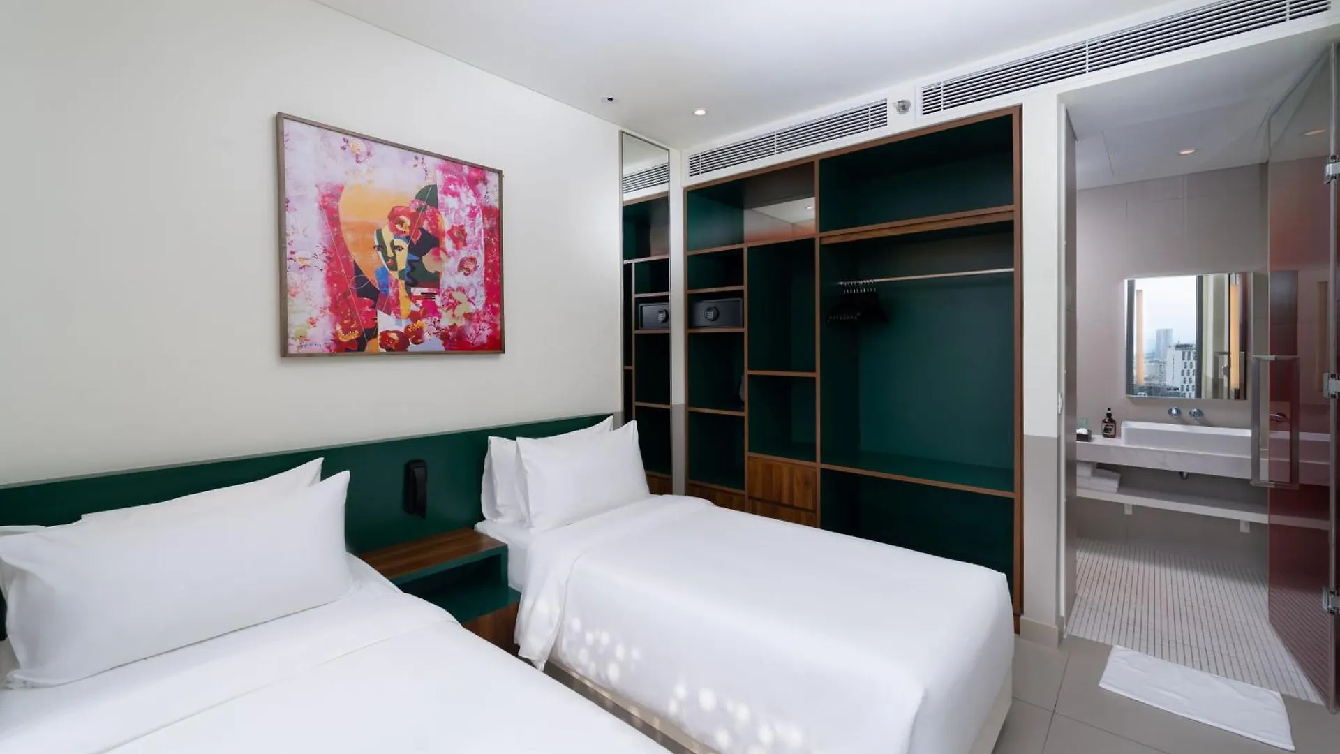 Wink Icon Hotel Danang Riverside - Luxury Suites - 24Hrs Stay & Rooftop Pool Bar