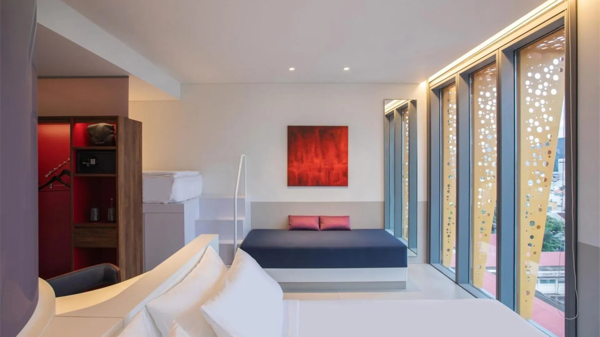 *****  Wink Icon Hotel Danang Riverside - Luxury Suites - 24Hrs Stay & Rooftop Pool Bar Vietnam