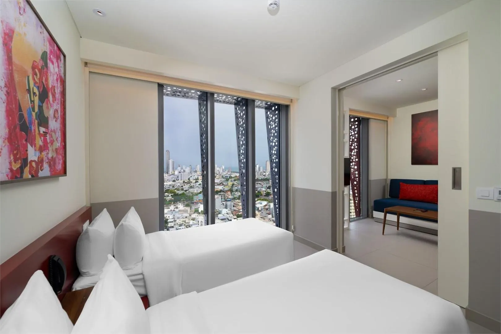 Wink Icon Hotel Danang Riverside - Luxury Suites - 24Hrs Stay & Rooftop Pool Bar